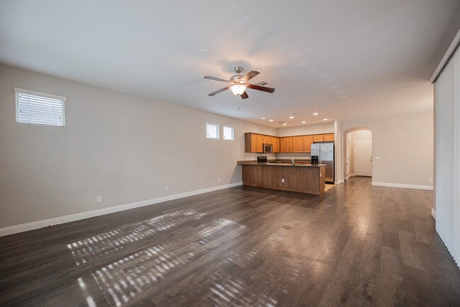 Building Photo - 3314 E Sheffield Rd