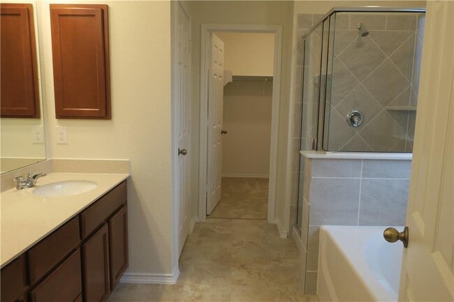 Building Photo - 1313 Arbor Acres Loop