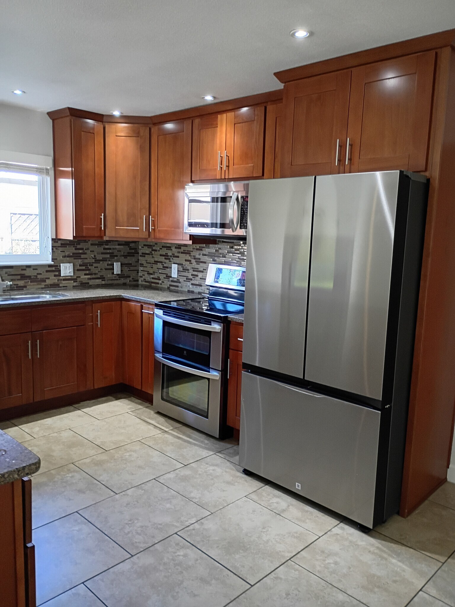 Kitchen - 1519 Altamont Ave