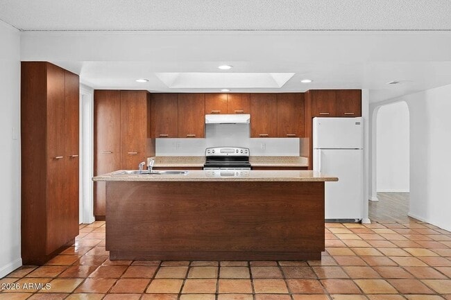 Building Photo - 1664 E Del Rio Dr