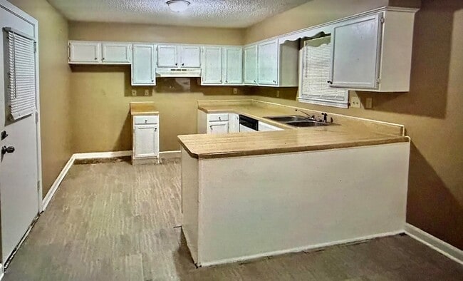 Building Photo - 4331 Crimson Leaf Cove