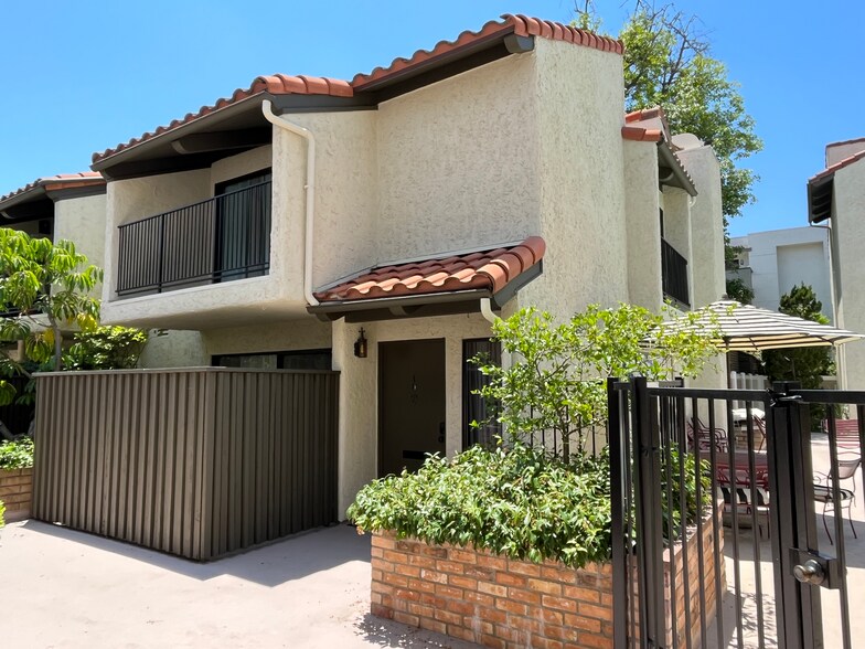 Front entrance - 999 San Pasqual St