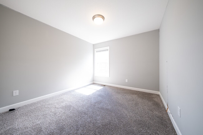 Building Photo - 1771 Emerson Ct