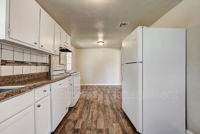 Building Photo - 4209 NE 16th St