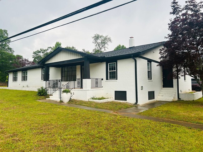 Primary Photo - 5/3 Home Available Now!