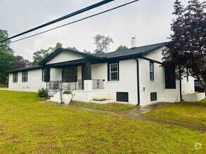 Building Photo - 5/3 Home Available Now!