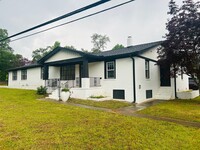 Building Photo - 5/3 Home Available Now!