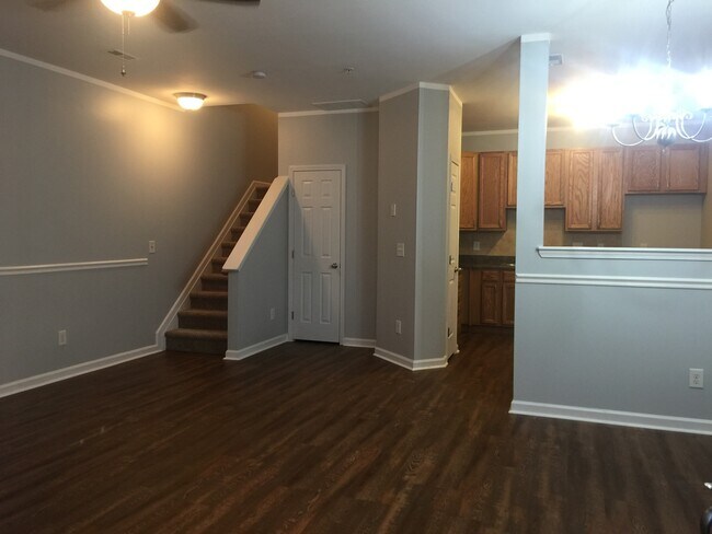 Building Photo - 321 Gilman Ln
