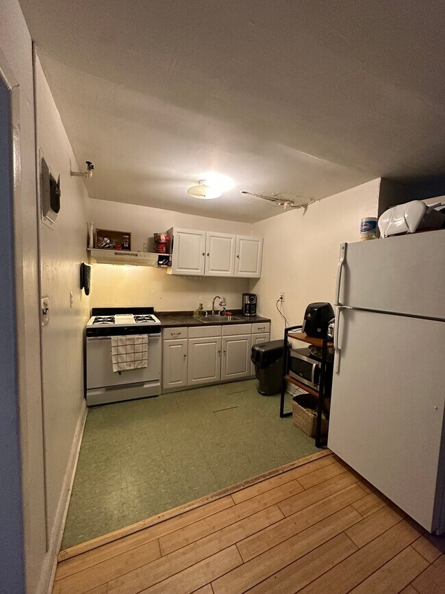 Building Photo - 411 Bergen St