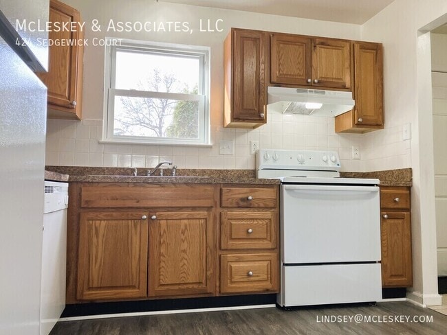 Building Photo - 424 Sedgewick Ct