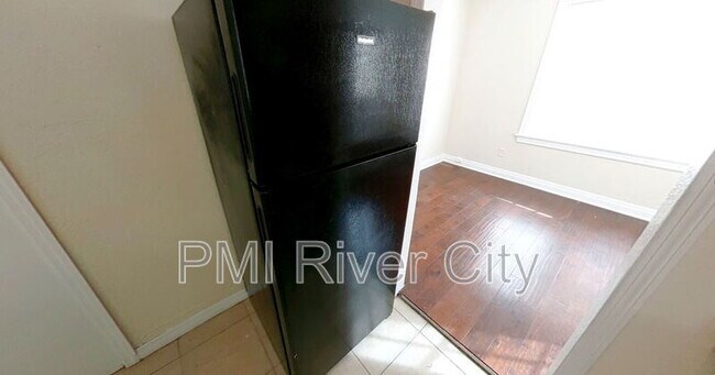 Building Photo - 8944 1st Ave