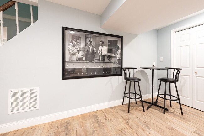 Building Photo - 2596 Dawn Dr