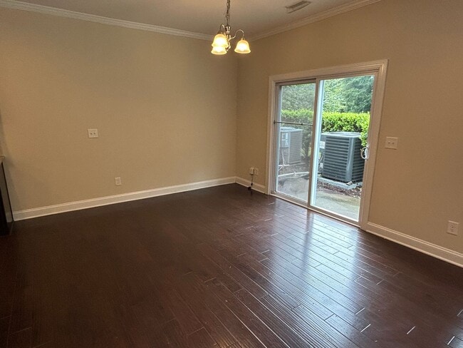 Building Photo - End Unit 3 Bed | 2.5 Bath Townhouse in Cha...