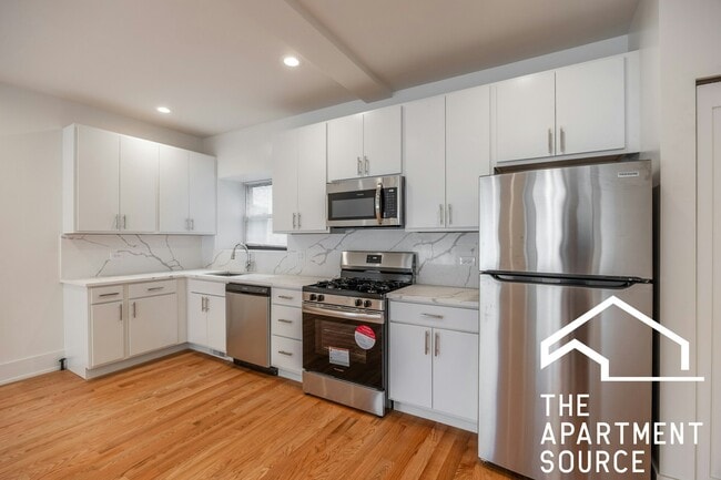 Building Photo - 654 W Gordon Terrace