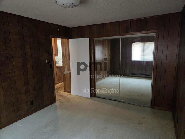 Building Photo - 955 4th St