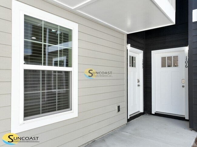 Building Photo - 3821 SW 43rd Ct