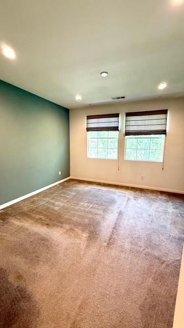 Building Photo - 904 N Primrose Ln