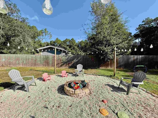 Building Photo - 5899 Cedar Tree Dr