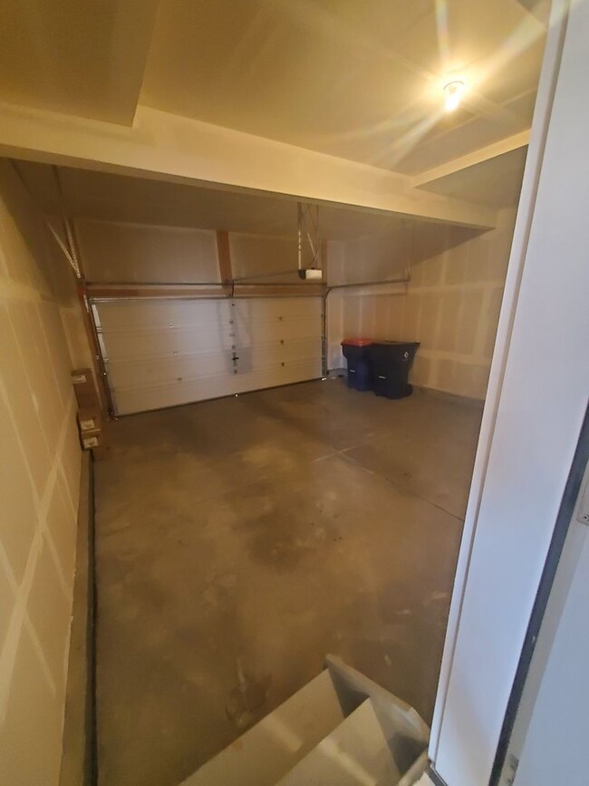 Building Photo - Beautiful and Spacious 3BR House in Freder...