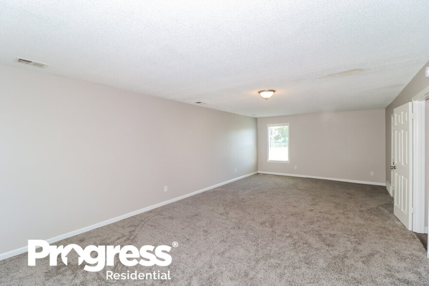 Building Photo - 7913 Bland Ln