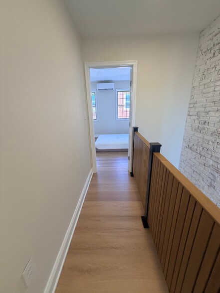 Building Photo - 853 Reinhardt St