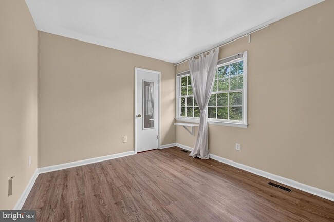 Building Photo - 508 E Windsor Ave
