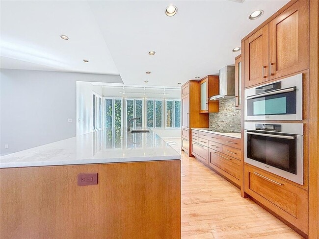 Building Photo - 1351 Willow Brk Dr