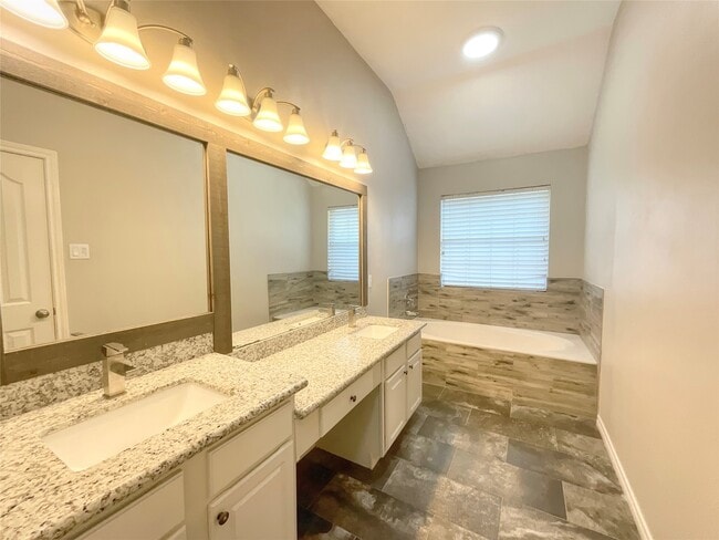 Building Photo - 9509 Dry Springs Dr