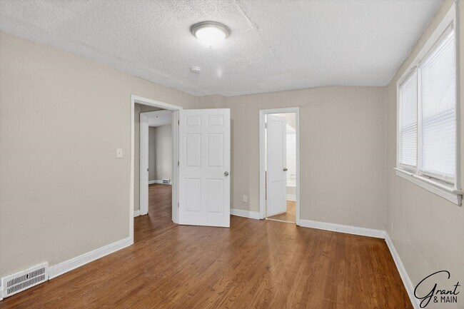 Building Photo - 10067 Grayton St