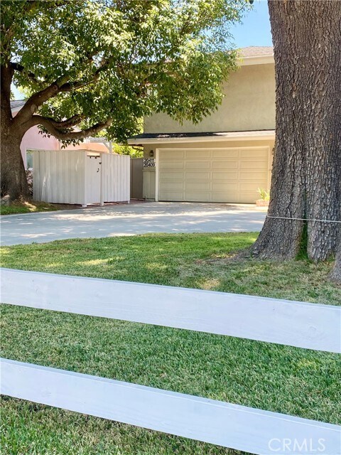 Building Photo - 20407 Strathern St
