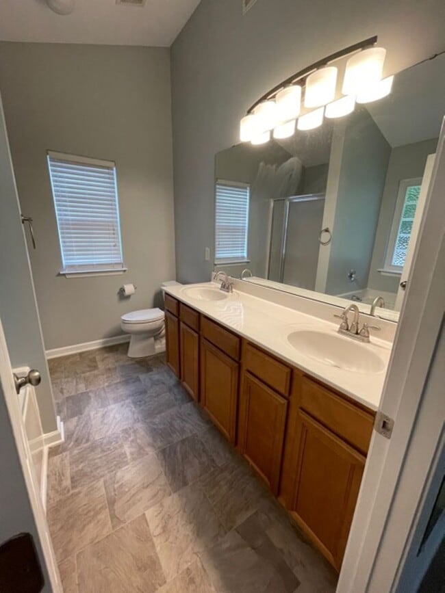 Building Photo - Whitsett / Walnut Crossing