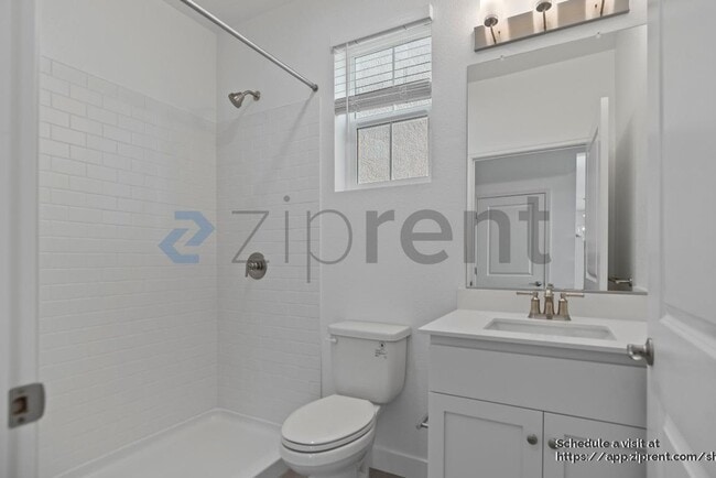 Building Photo - 426 Gold Coast Rd