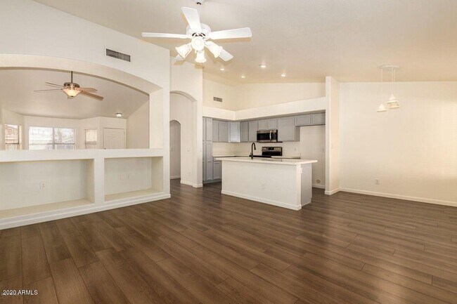Building Photo - 6444 W Tonto Dr