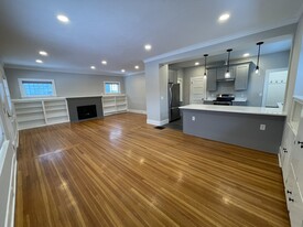 Open plan living space/dining/kitchen - 508 Daly Ave