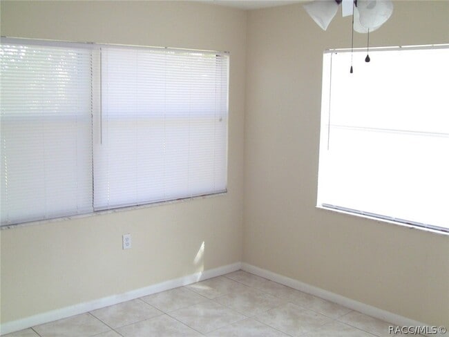 Building Photo - 198 W Valerian Pl