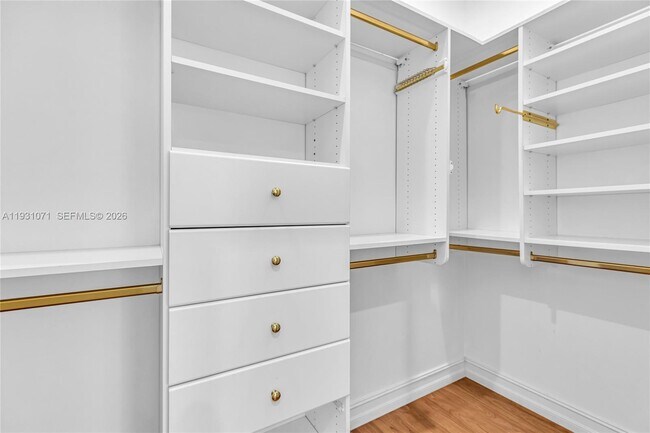 Building Photo - 1579 Banyan Way