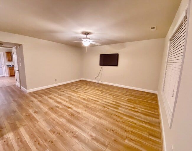 Building Photo - 3600 Old Forest Rd