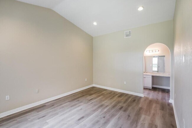 Building Photo - 211 NW 187th Ave