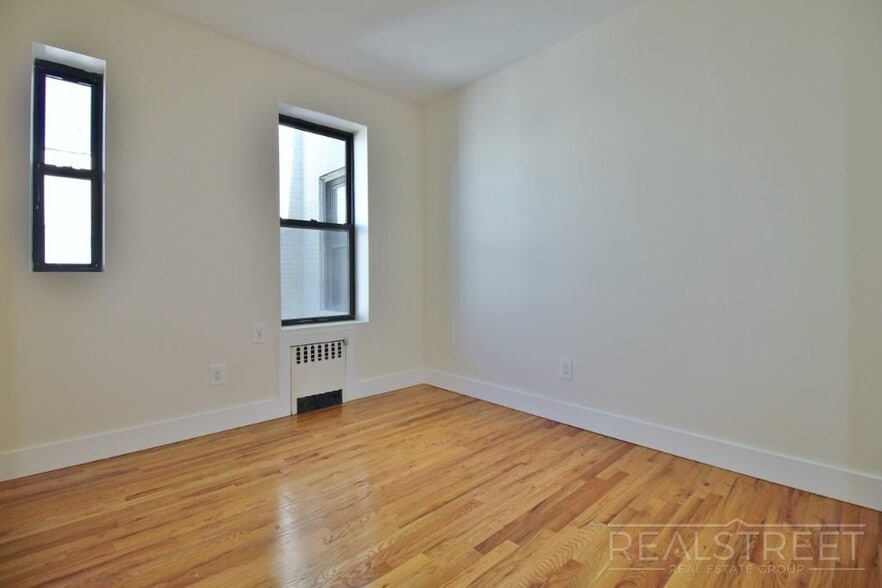 Building Photo - Magnificent 1 Bed PH Across the St from Prospect Park!