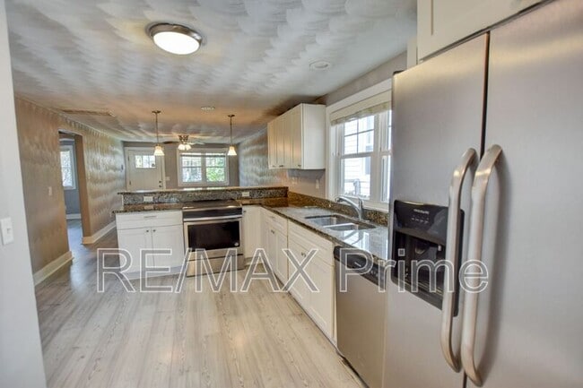 Building Photo - 7304 Major Ave