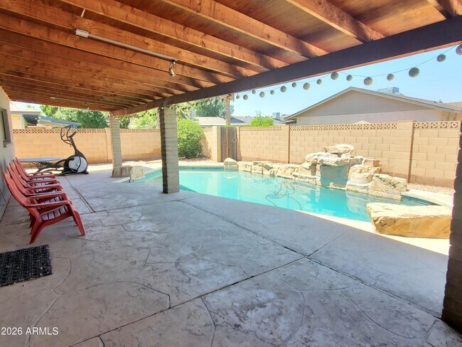 Building Photo - 4404 S Rita Ln