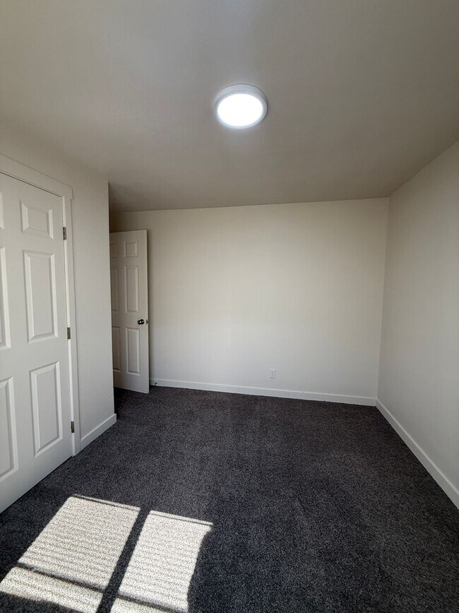 Building Photo - 371816