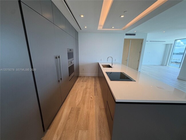 Building Photo - 4714 N Flagler Dr
