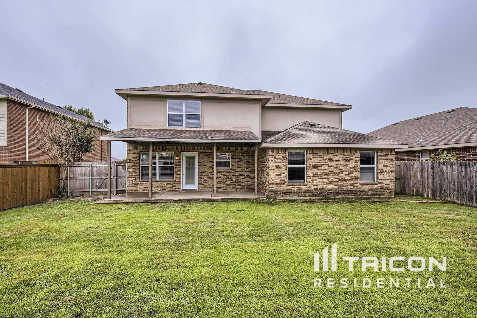 Building Photo - 2716 Mockingbird St