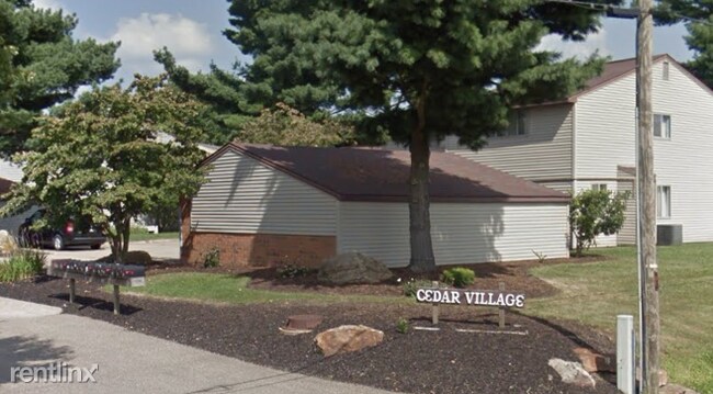 Building Photo - 797 Kerns Dr NE