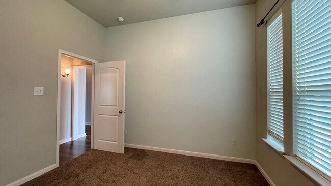 Building Photo - 8113 Northgate Lp