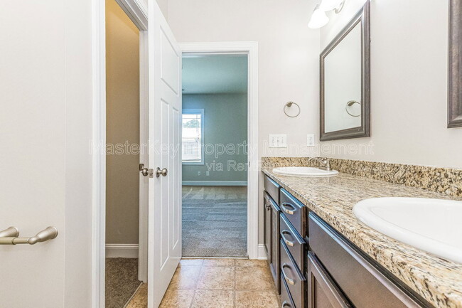 Building Photo - 2805 Piedmont River Way