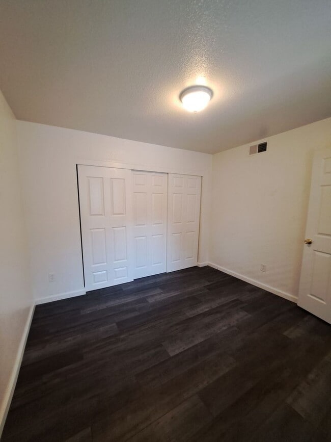 Building Photo - 3302 W Shields Ave