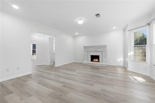 Building Photo - 1150 River Overlook Dr NW