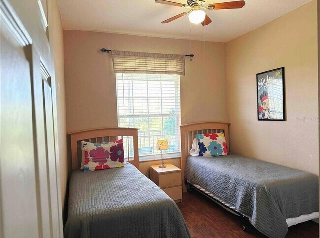 Building Photo - 2310 Silver Palm Dr